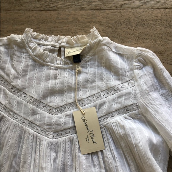 Universal Thread | Woven Blouse - Picture 2 of 3